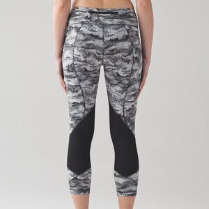 Lululemon Pace Rival Crop (22") Size 6